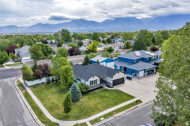 8453 S WINDMILL DR, West Jordan, UT 84081