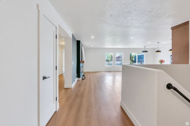8453 S WINDMILL DR, West Jordan, UT 84081