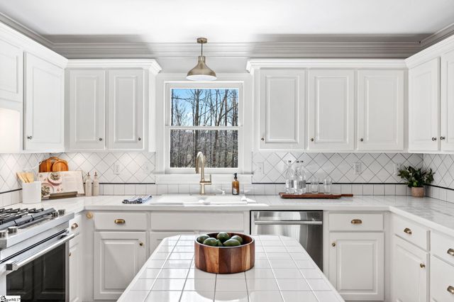 302 Golf View Lane, Greenville, SC 29609