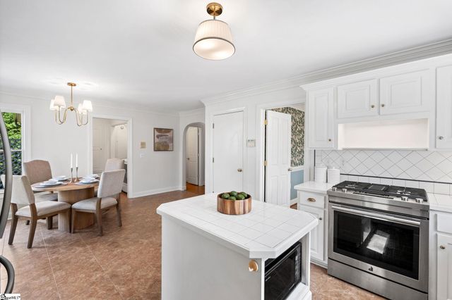 302 Golf View Lane, Greenville, SC 29609