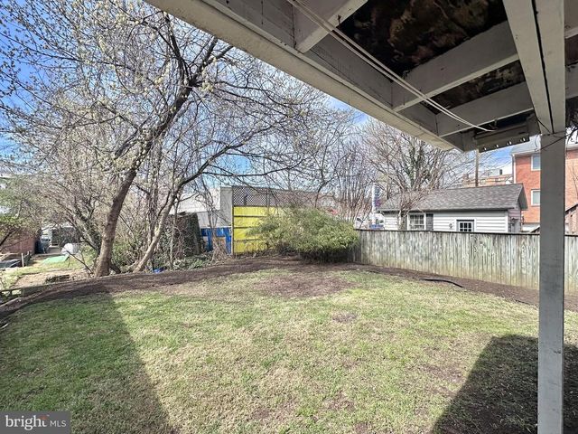 1818 N ADAMS ST, Arlington, VA 22201