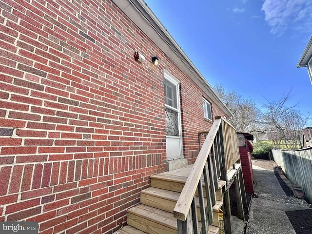 1818 N ADAMS ST, Arlington, VA 22201