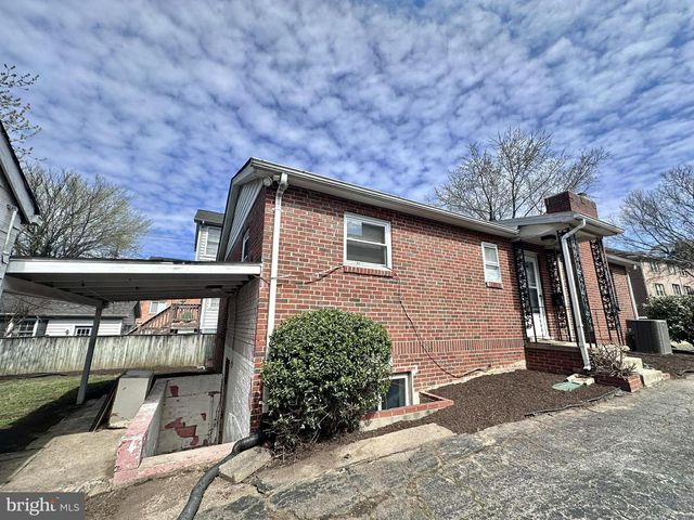 1818 N ADAMS ST, Arlington, VA 22201