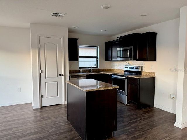 1740 CHATHAM GREEN CIRCLE, Ruskin, FL 33570