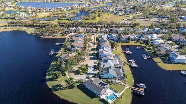 5210 COVESOUND WAY, Apollo Beach, FL 33572