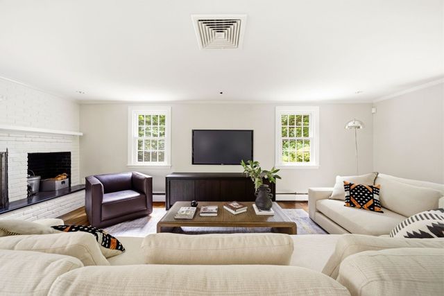 5 Wildwood Road, Wayland, MA 01778