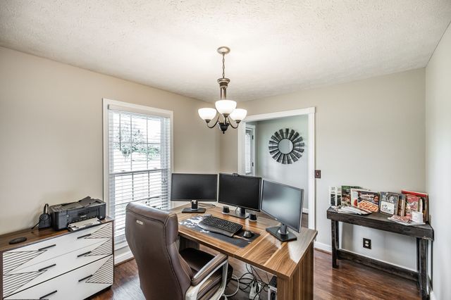 2205 Howell Rd, Greenbrier, TN 37073