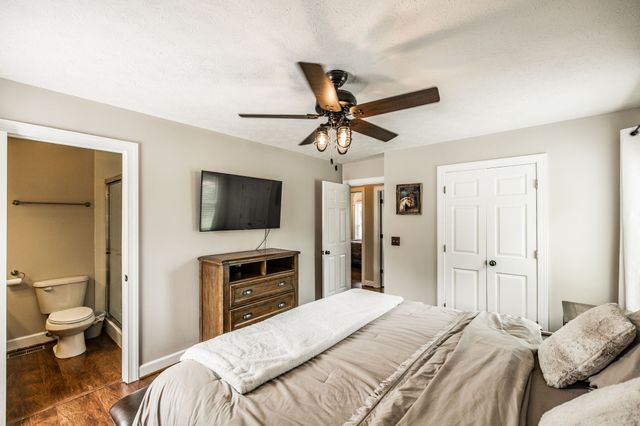 2205 Howell Rd, Greenbrier, TN 37073