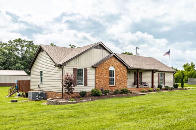 2205 Howell Rd, Greenbrier, TN 37073