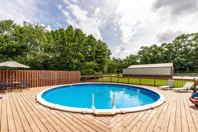 2205 Howell Rd, Greenbrier, TN 37073