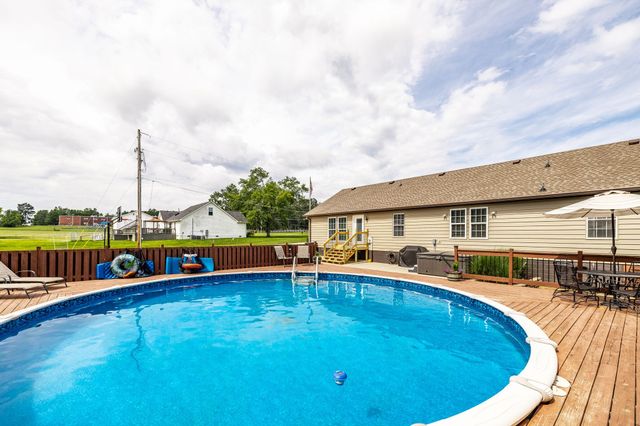 2205 Howell Rd, Greenbrier, TN 37073