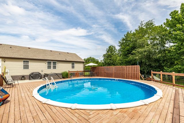 2205 Howell Rd, Greenbrier, TN 37073
