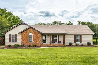 2205 Howell Rd, Greenbrier, TN 37073