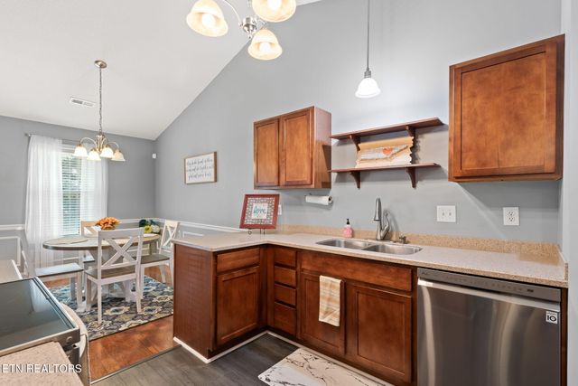 5104 Cates Bend Way, Powell, TN 37849