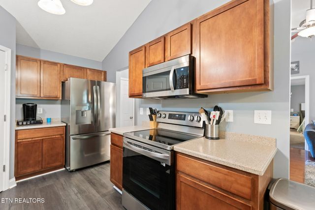 5104 Cates Bend Way, Powell, TN 37849