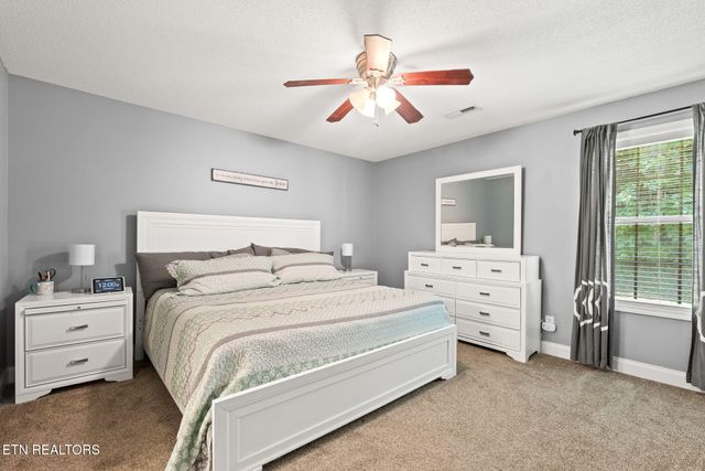 5104 Cates Bend Way, Powell, TN 37849