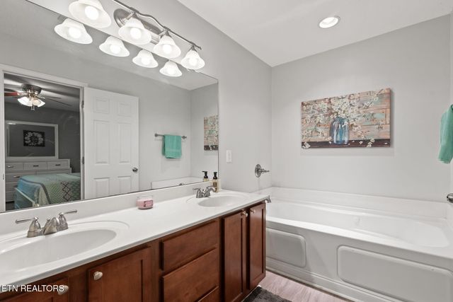 5104 Cates Bend Way, Powell, TN 37849