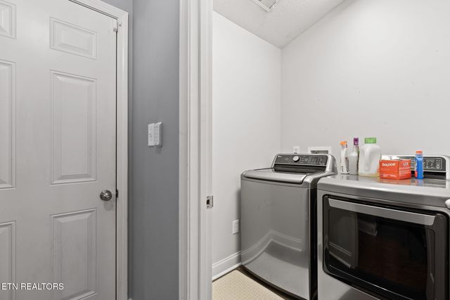 5104 Cates Bend Way, Powell, TN 37849