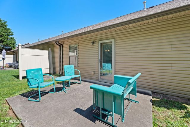 5104 Cates Bend Way, Powell, TN 37849