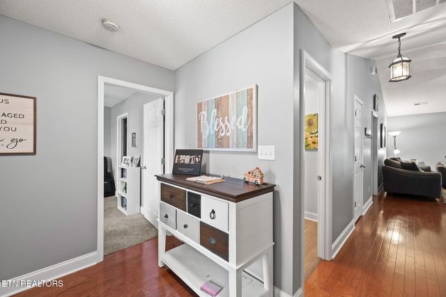 5104 Cates Bend Way, Powell, TN 37849