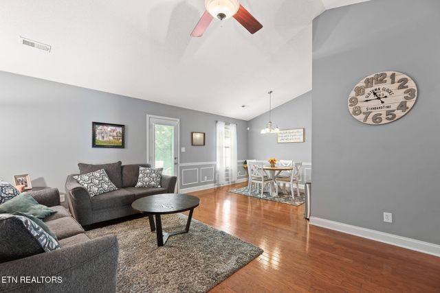 5104 Cates Bend Way, Powell, TN 37849