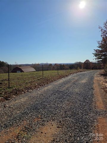 1405 Brannock Smith Drive, Hickory, NC 28602