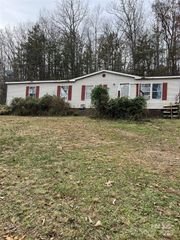1405 Brannock Smith Drive, Hickory, NC 28602