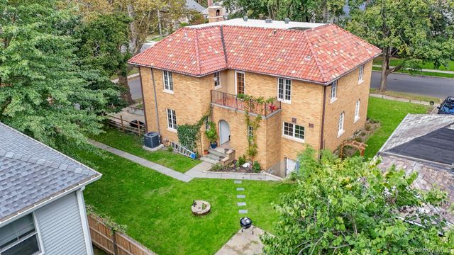 260 E Devonia Avenue, Mount Vernon, NY 10552