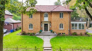260 E Devonia Avenue, Mount Vernon, NY 10552
