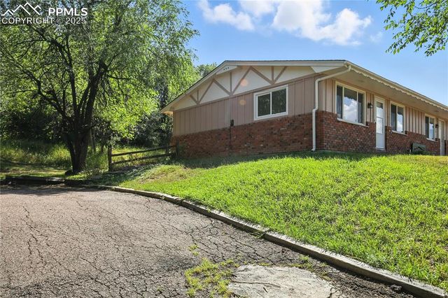 45 Newport Circle, Colorado Springs, CO 80906