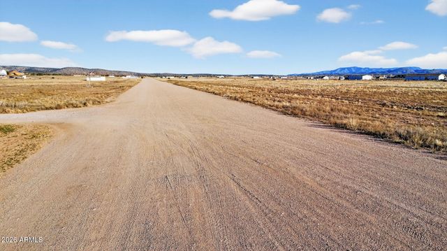 2690 W Pilots Rest Airstrip --, Paulden, AZ 86334