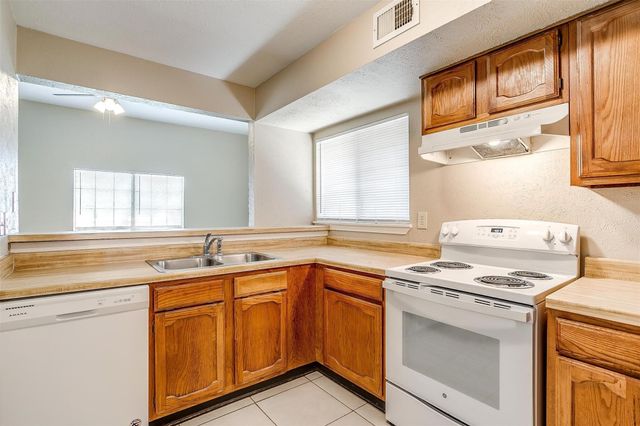 320 Liberty Place, Grand Prairie, TX 75052