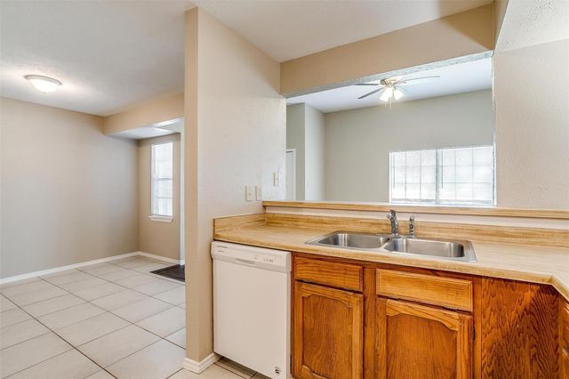 320 Liberty Place, Grand Prairie, TX 75052