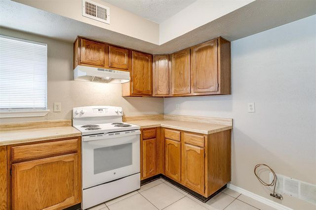 320 Liberty Place, Grand Prairie, TX 75052