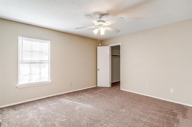 320 Liberty Place, Grand Prairie, TX 75052