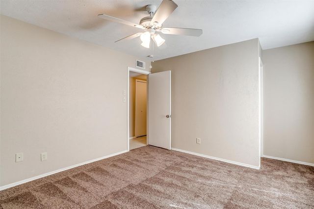 320 Liberty Place, Grand Prairie, TX 75052