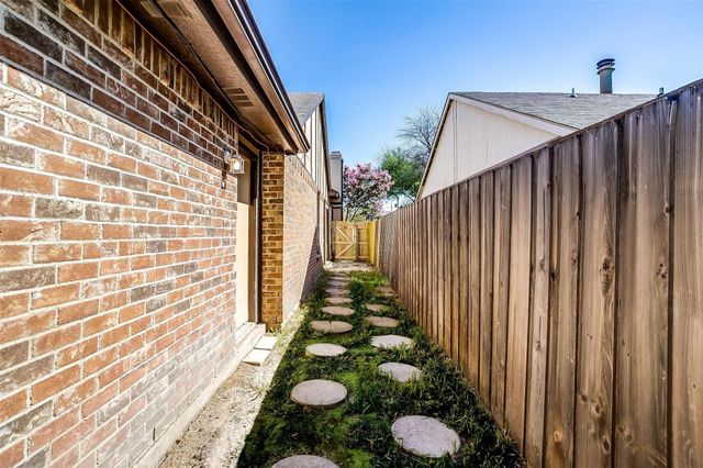 320 Liberty Place, Grand Prairie, TX 75052