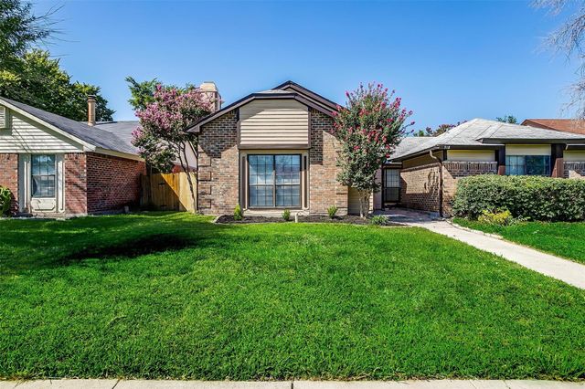 320 Liberty Place, Grand Prairie, TX 75052