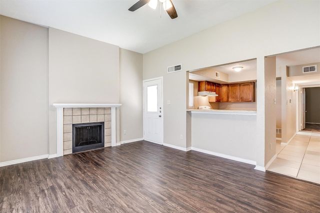 320 Liberty Place, Grand Prairie, TX 75052