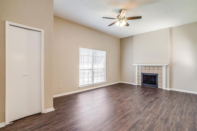 320 Liberty Place, Grand Prairie, TX 75052