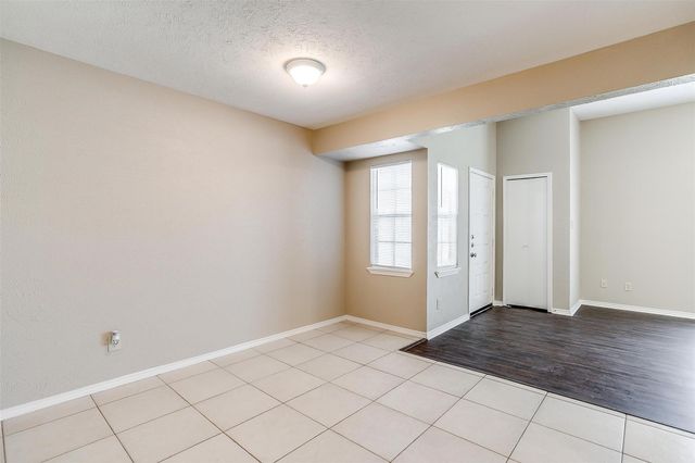 320 Liberty Place, Grand Prairie, TX 75052