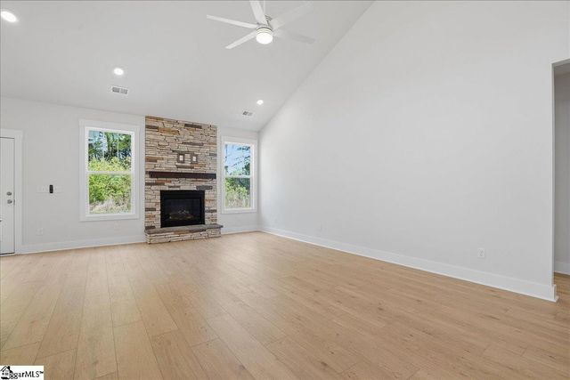 8 Pelham Crossing Drive, Greenville, SC 29615