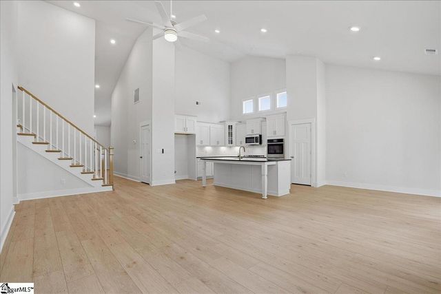 8 Pelham Crossing Drive, Greenville, SC 29615