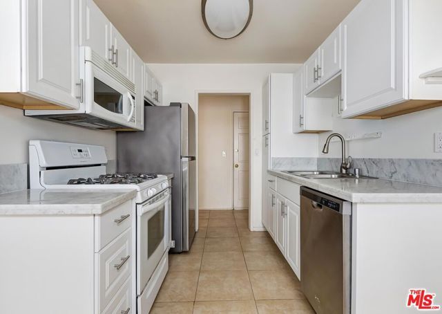 943 9Th Street 5, Santa Monica, CA 90403