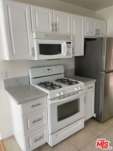 943 9Th Street 5, Santa Monica, CA 90403