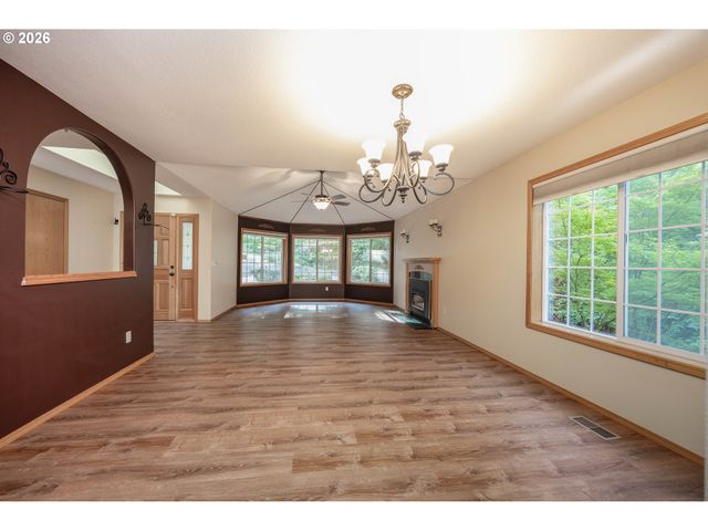28323 Ne 48TH Way, Camas, WA 98607