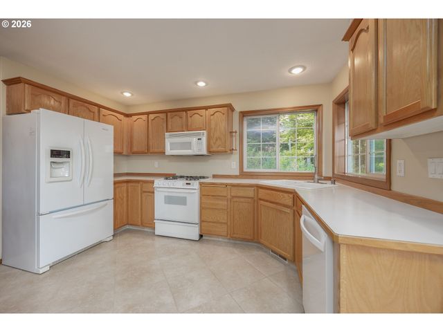 28323 Ne 48TH Way, Camas, WA 98607