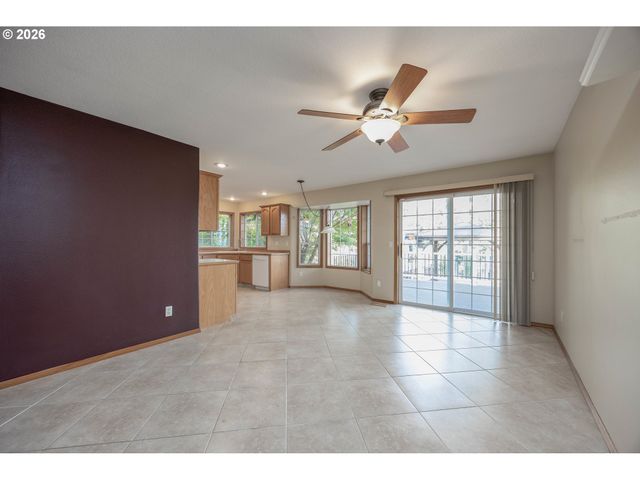 28323 Ne 48TH Way, Camas, WA 98607