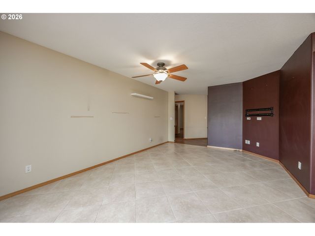 28323 Ne 48TH Way, Camas, WA 98607