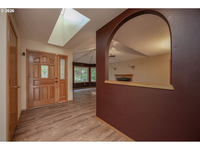 28323 Ne 48TH Way, Camas, WA 98607